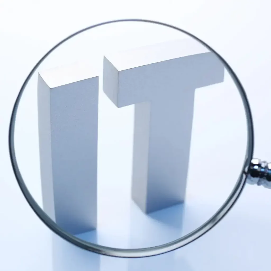 Literki IT i lupa Literki IT i lupa